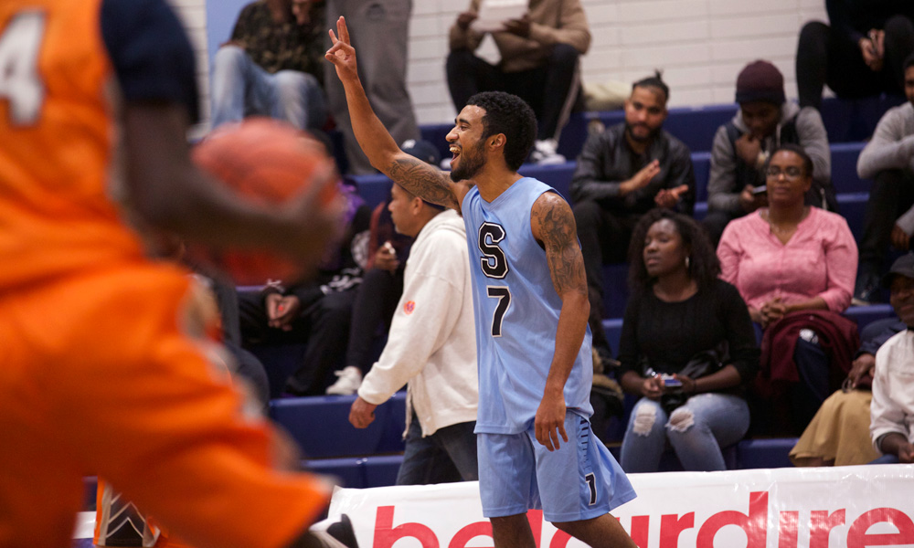 Men's basketball get off to hot start in wire-to-wire win over Mohawk
