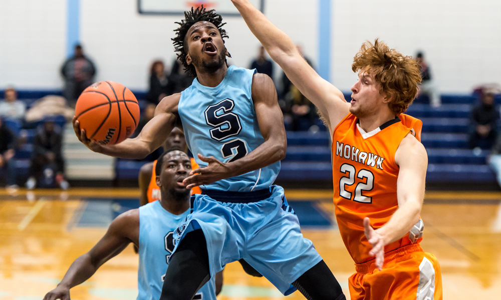 Men's basketball downs Mohawk for fourth straight win