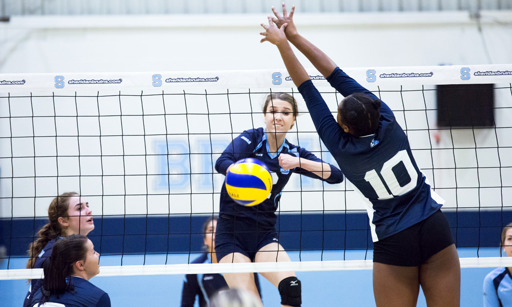 Women's volleyball comeback falls short to Niagara